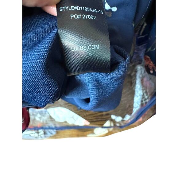 Lulus Floral Long Sleeve Mini Dress XS Surplice V-Neck Navy
Fall Dress - Picture 11 of 13